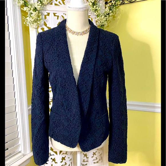 LOFT Jackets & Blazers - EUC Loft navy crochet lined open blazer Sz6